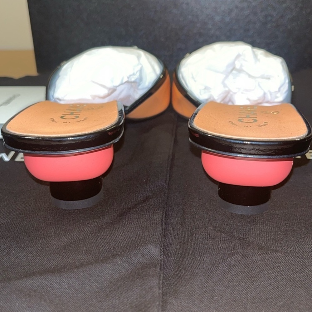 Chanel Orange Sandals Elegant Leather Slides - Picture 2 of 4